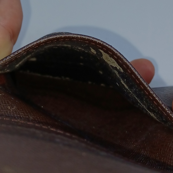 Authentic LV Wallet - Picture 5 of 10